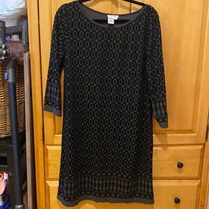 Sophie max raised pattern black dress